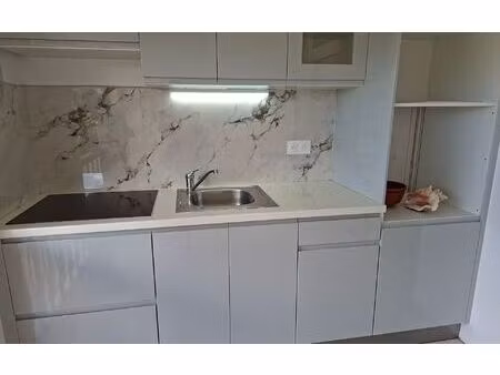 location appartement  m² t-2 à le gosier  990 €