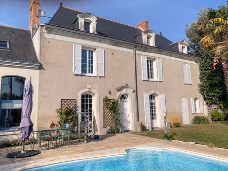 a vendre maison de maître d'exception à corné loire authion - 278 m² 8 pièces avec piscine