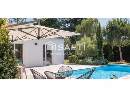 st liguaire maison rénovée 4 chambres beau jardin piscine