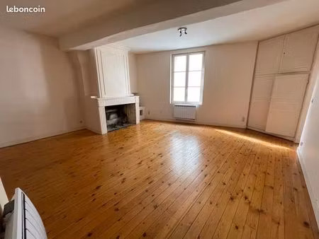 loches centre au calme  appartement de 63 m²