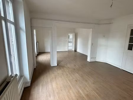 grand appartement lumineux 3 chambres / quartier rotonde