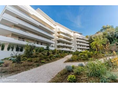 studio de 32m2 avec terrasse de 12m2 et piscine