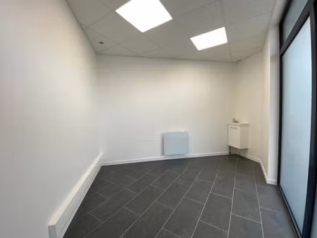 location locaux professionnels 10 m² à anglet (64600)  540 €