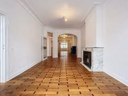 un appartement élégant au cœur de saint-gilles