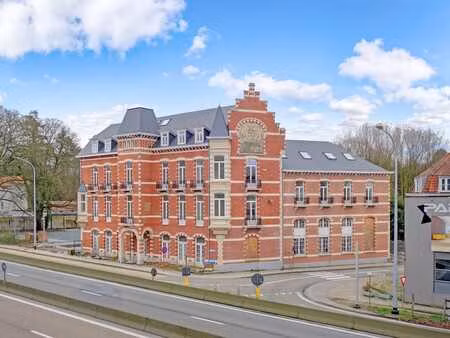 espace commercial dans le prestigieux château prince léopold