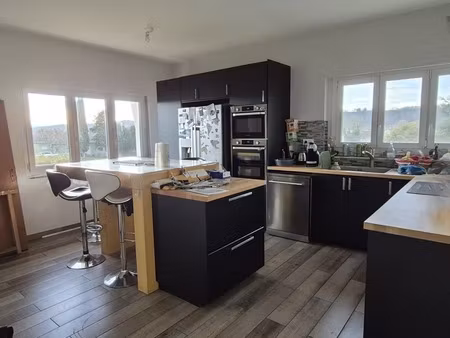 maison t5 rénovée – piscine  grand terrain et proximité accès gare et autoroute