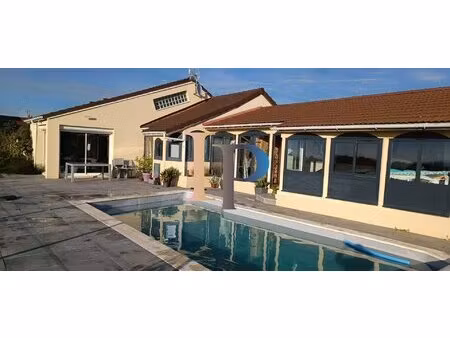 15 mn roanne maison plain pied vue et piscine