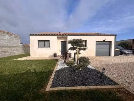 vente maison à coulon (79510) : à vendre / 93m² coulon