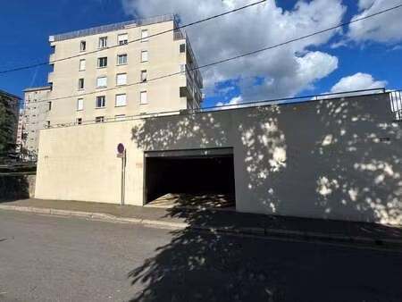 location garage box et parking au mans bollée (72000) : à louer / 13m² le mans bollée