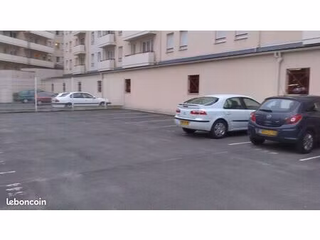 parking aerien sécurisé