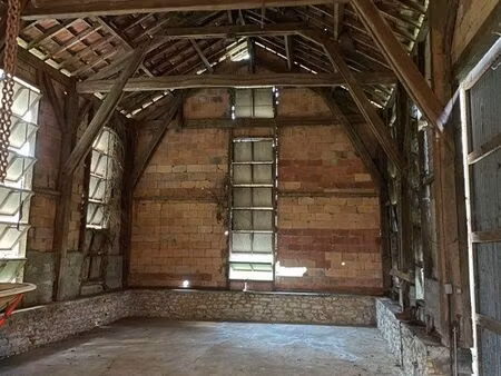 à louer – hangar 98 m² avec terrain 2 000 m² – saint-vincent-de-cosse (24)