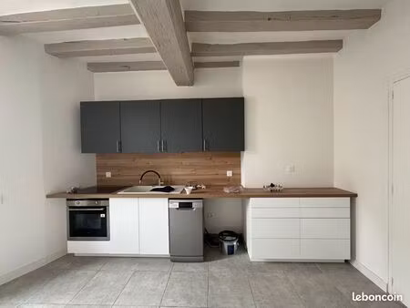 charmant appartement traversant t2 entièrement rénové à neuf