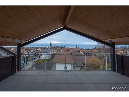 appartement vue lac avec grand balcon
