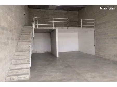 local d activité / dépôt