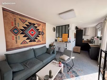 à louer – superbe studio meublé avec grande terrasse – nantes / vieux doulon