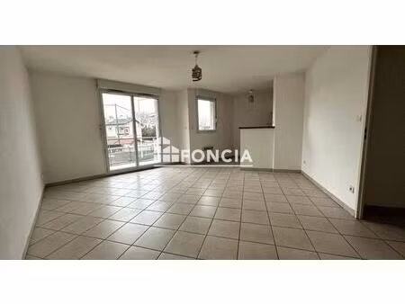 cugnaux t3 lumineux avec terrasse et 2 places de parking