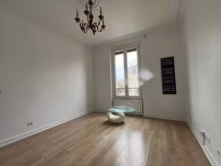 appartement 2 pièces de 33 m2 proche centre ville