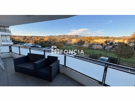 t2 47 m2 lumineux  grande terrasse  box  résidence récente