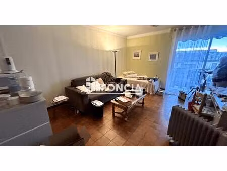 appartement t 1 situé au 2 ème étage