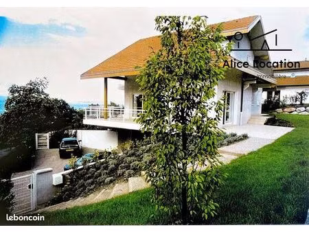 villa 4 pièces 150 m²