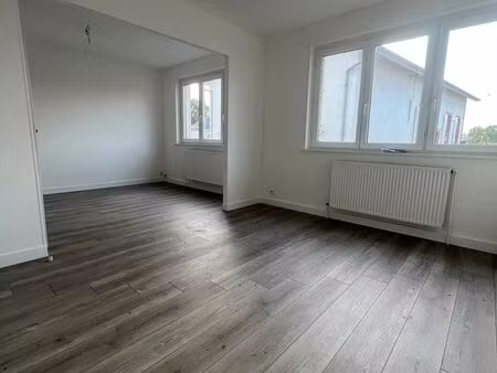 grand t3 lumineux avec garage - idéalement situé