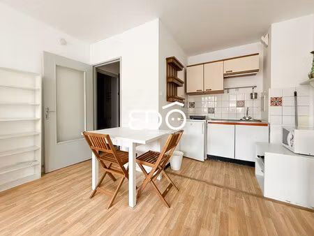 'zoe' strasbourg petite france - studio meublé avec balcon