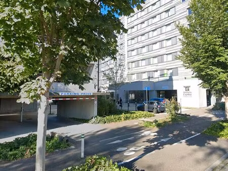 particulier loue place de parking sécurisé – heyritz / hôtel de police – strasbourg