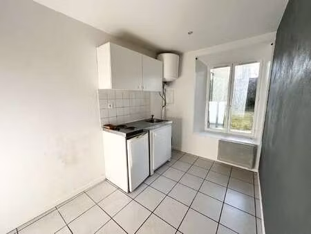 location appartement t1 à fontaine-le-port (77590) : à louer t1 / 21m² fontaine-le-port
