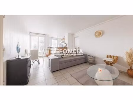 appartement t3 54 70 m² avec balcon et parking privatif