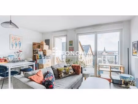 quartier sainte-thérèse  grand f2 avec terrasse  balcon et parking dans une copropriété ré