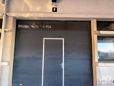 location local d'activités 202 m²