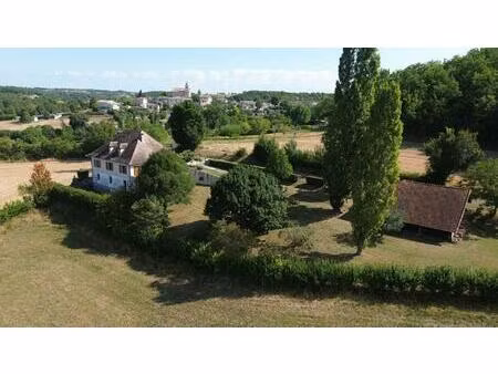une maison traditionnelle en pierre dans un environnement exceptionnel.