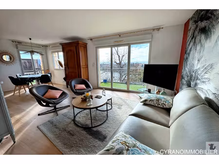 rare  très bel appartement centre ville  90 m2  2 chs  gara