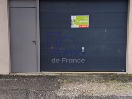 grand garage de 35m² en rdc avec belle hauteur