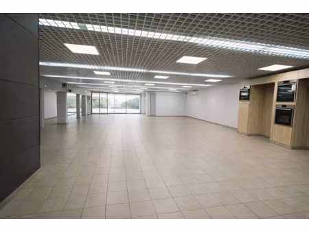 local commercial avec possibilité extension en r+1 !