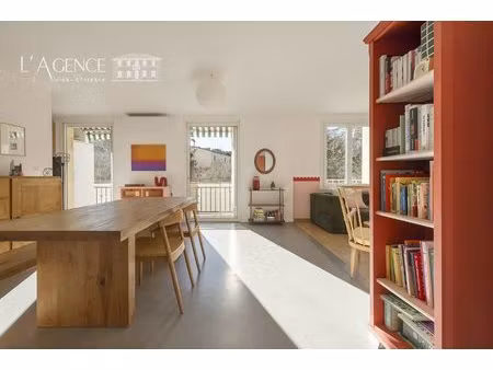 exclusivité – appartement 4 pièces avec balcon  cave et stat