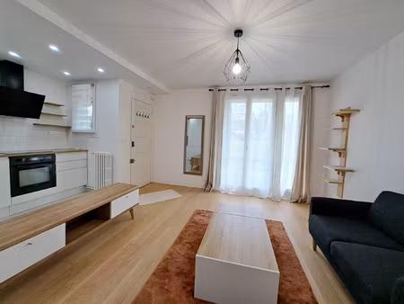 quartier brimont - f2 meublé avec parking à 9 min gare de ch