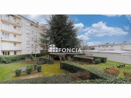 appartement 3 pièces avec loggia et box  proche gare de melun