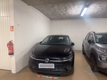 place de parking en sous-sol - 53  rue des acqueducs