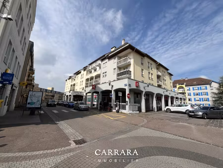 box a louer sous sol immeuble bellvedère.