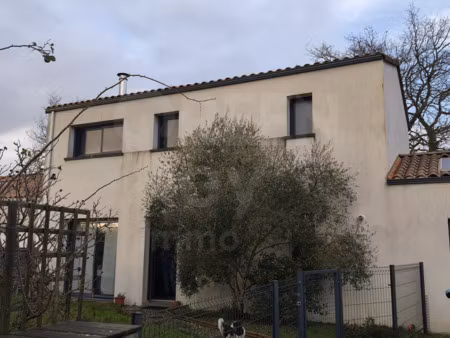 la chevrolière (44118) - maison 5/6 pièces 110 06 m2 - 303 m