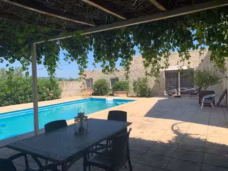 2 maisons aux multiples possibilités près d'avignon et de nîm