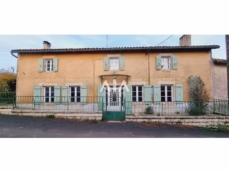 maison de campagne - 3 chambres - jardin attenant - nombreuses dépendances