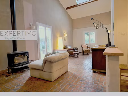 en vente à brignais : maison avec jardin arboré  garage et 4 pièces