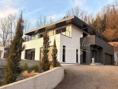 achat maison 7 pièces 232m²