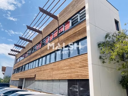 location local professionnel 562m²