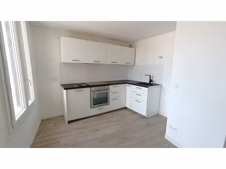 a louer t2 de 51 43m2 proche du rond-point du prado