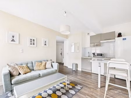 t1 bis meublé de 30 27 m² en hyper centre de troyes  à deux p