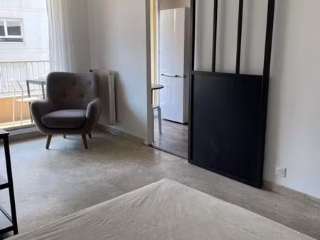 location appartement 1 pièce 32 m² à marseille 5 (13005)