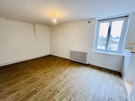 location appartement 3 pièces 60m² chatellerault 86100